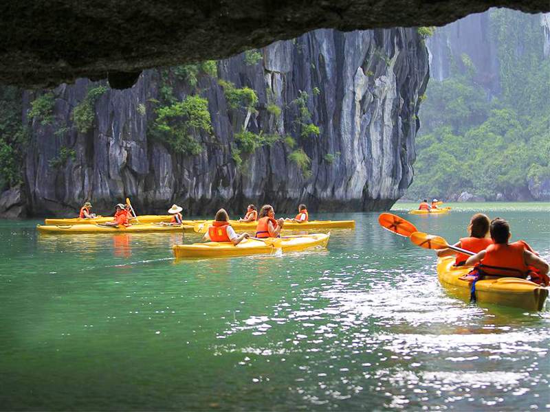 aclass-legend-cruise-halong-04